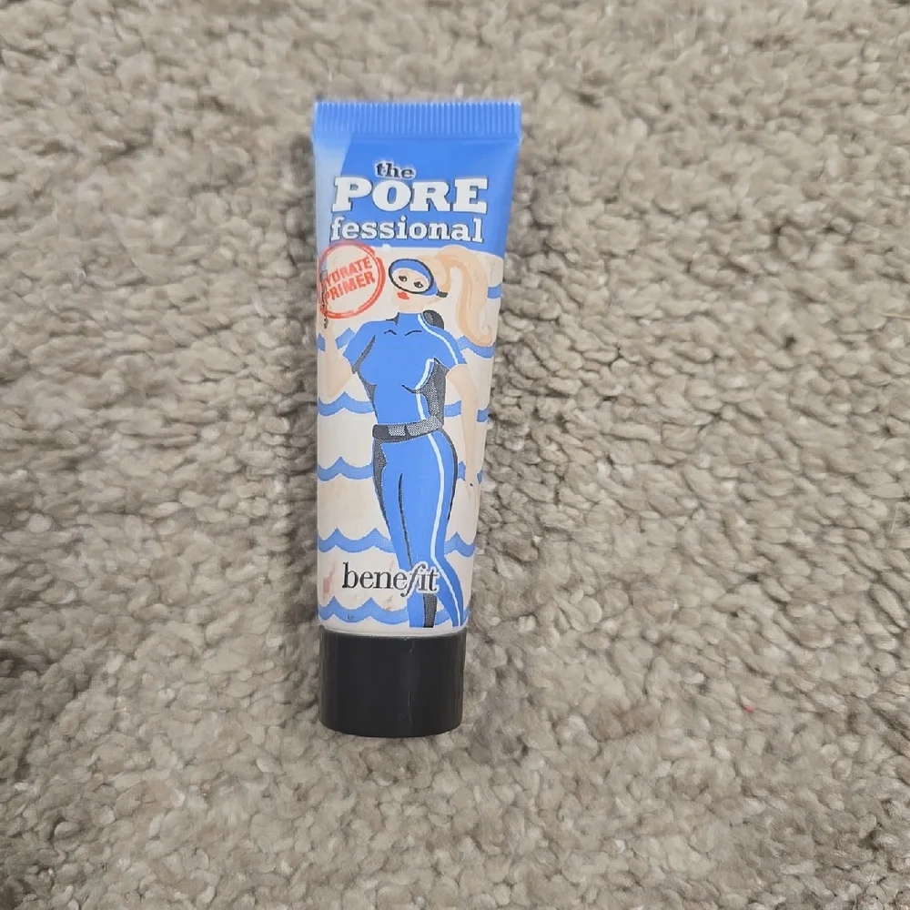 The POREfessional: Hydrate Primer Travel Size Mini Hydrating face primer - Picture 4 of 6